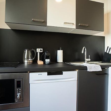 A Spacious 3-Bedroom Apartment With King-Size Beds Is Located Within 5 Minute'S Walk From The Prater Вена Экстерьер фото