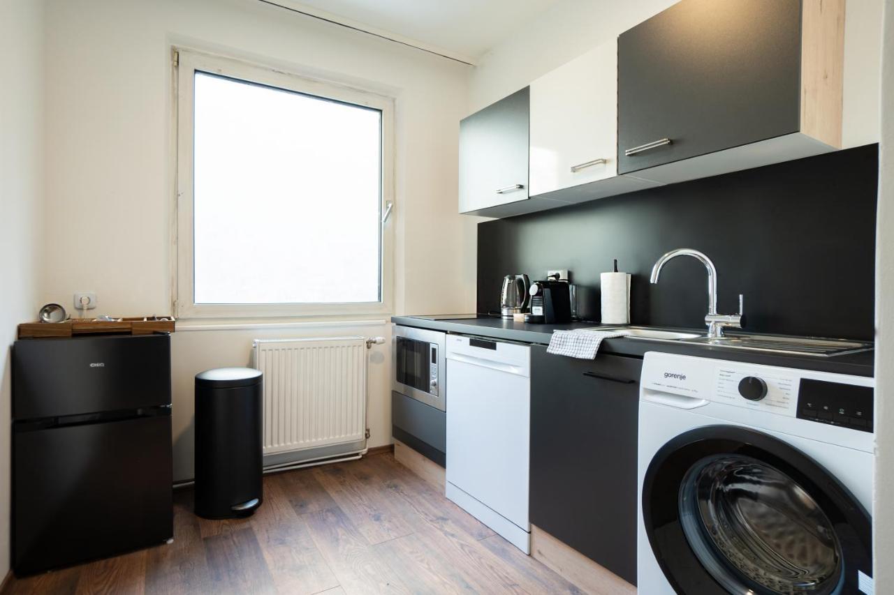 A Spacious 3-Bedroom Apartment With King-Size Beds Is Located Within 5 Minute'S Walk From The Prater Вена Экстерьер фото